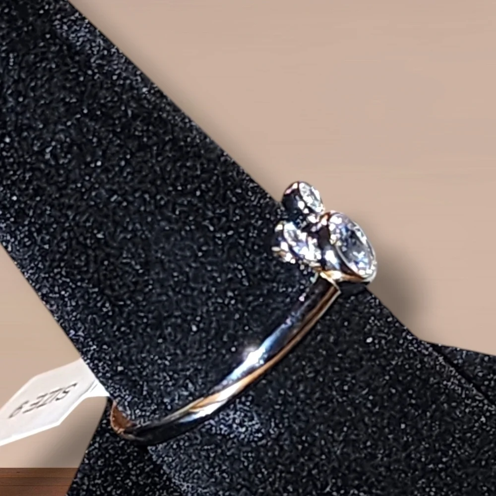Bezel Set NWT Mouse Ring in 925 Sterling Silver